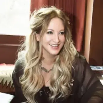 Leigh Bardugo