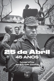 Capa do artigo 25 de Abril, 45 Anos