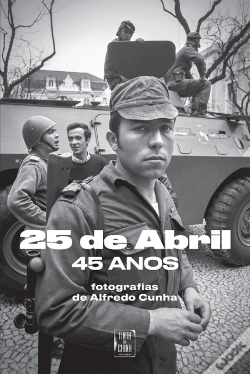 Capa do artigo 25 de Abril, 45 Anos