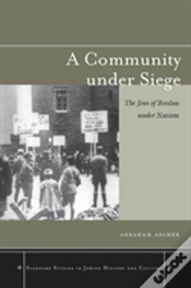 Capa do artigo A Community Under Siege