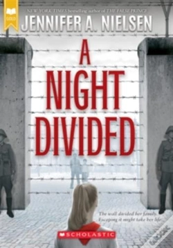 Capa do artigo A Night Divided (Scholastic Gold)