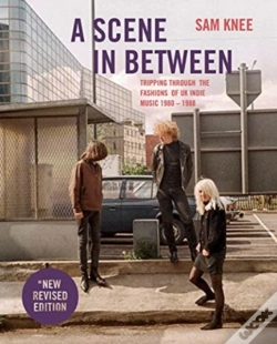 Capa do artigo A Scene In Between