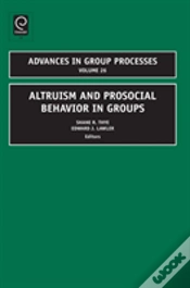 Capa do artigo Altruism And Prosocial Behavior In Groups