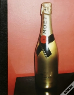 Capa do artigo And Pray That All Our Pain Will Be Champagne