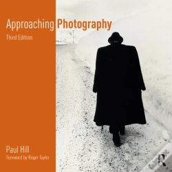 Capa do artigo Approaching Photography