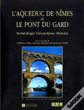 Aqueduc De Nimes Et Le Pont Du Gard