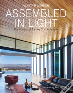 Capa do artigo Assembled In Light