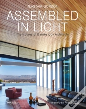 Capa do artigo Assembled In Light