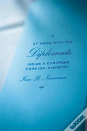 Capa do artigo At Home With The Diplomats