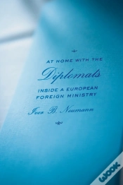 Capa do artigo At Home With The Diplomats