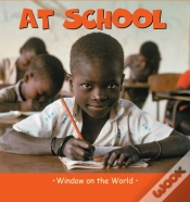 Capa do artigo At School