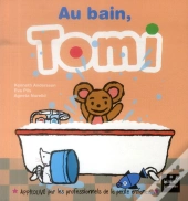 Au Bain, Tomi