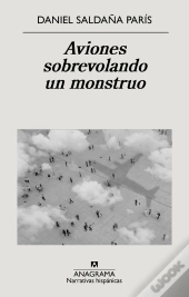 Aviones Sobrevolando Un Monstruo