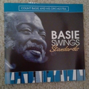 Capa do artigo Basie Swings Standards - CD
