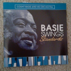 Capa do artigo Basie Swings Standards - CD