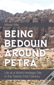 Capa do artigo Being Bedouin Around Petra