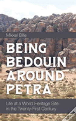 Capa do artigo Being Bedouin Around Petra