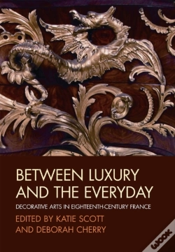 Capa do artigo Between Luxury And The Everyday