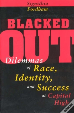Capa do artigo Blacked Out