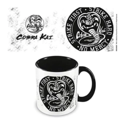 Capa do artigo Caneca Cobra Kai (P&B)