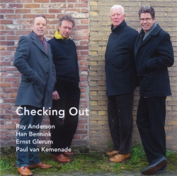 Capa do artigo Checking Out - CD