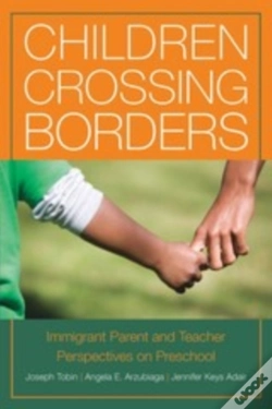 Capa do artigo Children Crossing Borders