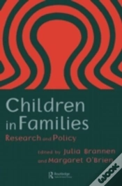 Capa do artigo Children In Families