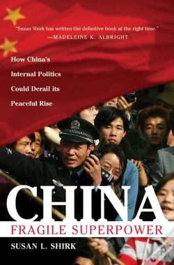 Capa do artigo China: Fragile Superpower