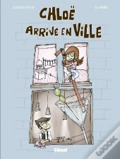 Chloë Arrive En Ville