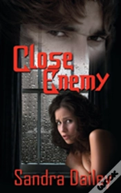 Capa do artigo Close Enemy