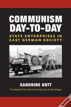Capa do artigo Communism Day-To-Day