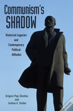 Capa do artigo Communism'S Shadow