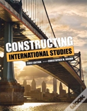 Capa do artigo Constructing International Studies