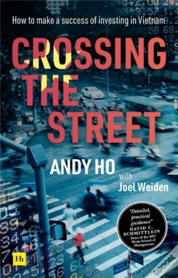 Capa do artigo Crossing The Street