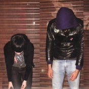 Capa do artigo Crystal Castles - Vinil