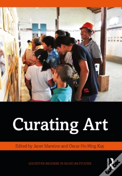 Capa do artigo Curating Art