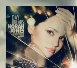 Capa do artigo Day Breaks - CD