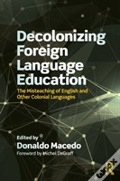 Capa do artigo Decolonizing Foreign Language Education
