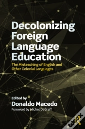 Capa do artigo Decolonizing Foreign Language Education