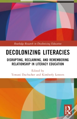 Capa do artigo Decolonizing Literacies