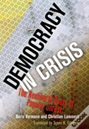 Capa do artigo Democracy In Crisis