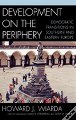 Capa do artigo Development On The Periphery