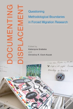 Capa do artigo Documenting Displacement