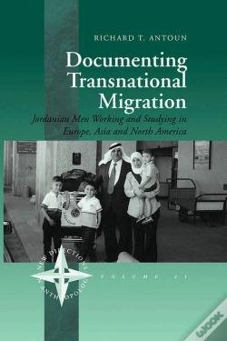 Capa do artigo Documenting Transnational Migration