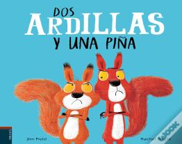 Dos Ardillas Y Una Piña