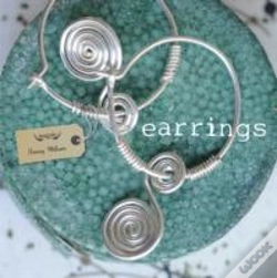 Capa do artigo Earrings
