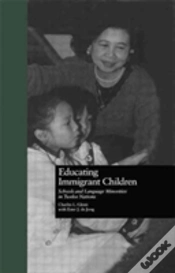 Capa do artigo Educating Immigrant Children