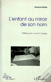 Enfant Au Miroir De Son Nom
