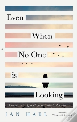Capa do artigo Even When No One Is Looking