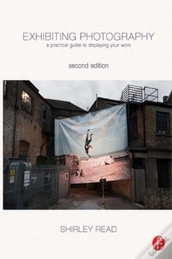 Capa do artigo Exhibiting Photography